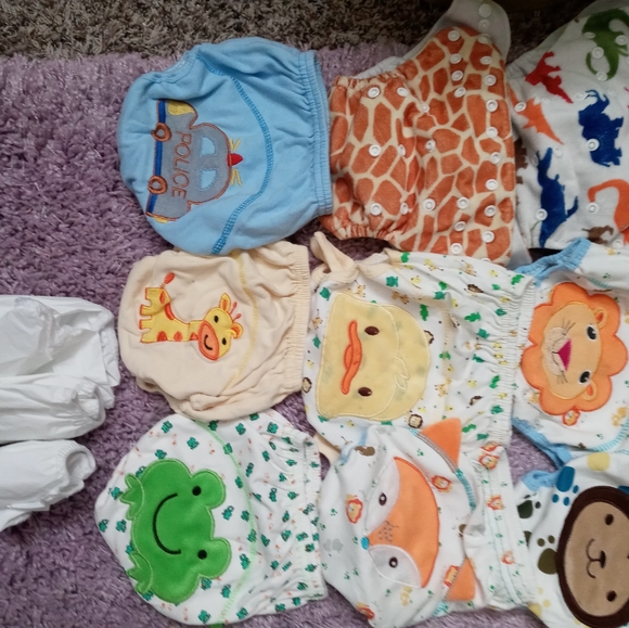 Assortment of cloth diapers and training pants - Picture 2 of 6